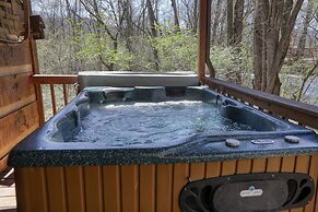 Creekside Memories - 2 Bedrooms, 2 Baths, Sleeps 6 Cabin by RedAwning