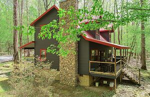 Elk Run On Cosby Creek - 2 Bedrooms, 2 Baths, Sleeps 7 Cabin by RedAwn