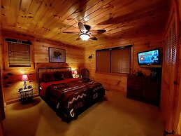 Elk Run On Cosby Creek - 2 Bedrooms, 2 Baths, Sleeps 7 Cabin by RedAwn
