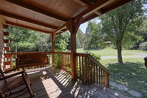 Creek Heaven - 2 Bedrooms, 2 Baths, Sleeps 6 Cabin by RedAwning