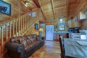 Creek Heaven - 2 Bedrooms, 2 Baths, Sleeps 6 Cabin by RedAwning