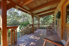 Creek Heaven - 2 Bedrooms, 2 Baths, Sleeps 6 Cabin by RedAwning