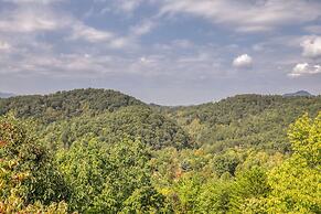 Mountain View - 2 Bedrooms, 2 Baths, Sleeps 6 Cabin by RedAwning