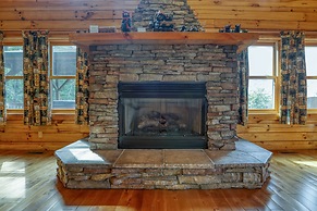 Mountain View - 2 Bedrooms, 2 Baths, Sleeps 6 Cabin by RedAwning