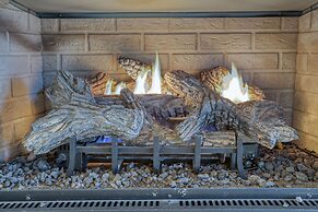 Mountain View - 2 Bedrooms, 2 Baths, Sleeps 6 Cabin by RedAwning