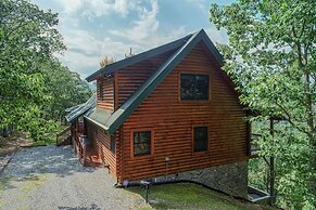 Mountain View - 2 Bedrooms, 2 Baths, Sleeps 6 Cabin by RedAwning