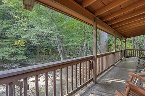 Whispering Creek - 2 Bedrooms, 1 Baths, Sleeps 6 Cabin by RedAwning