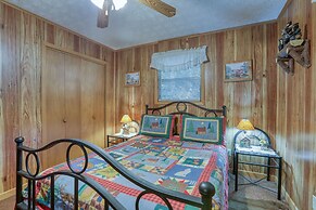 Whispering Creek - 2 Bedrooms, 1 Baths, Sleeps 6 Cabin by RedAwning