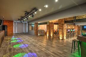 The Royal Hotel Crewe, A BRILLIANT Collection