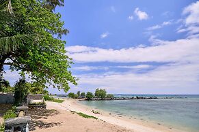 Les Estivales Beachfront Suites & Penthouses with LOV