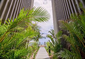 Les Estivales Beachfront Suites & Penthouses with LOV