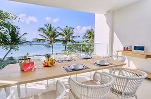 Les Estivales Beachfront Suites & Penthouses with LOV