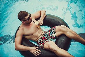 7Fridays Westlake Hostel