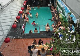 7Fridays Westlake Hostel