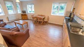 An Sean Ostan Apartments