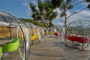 The Ray Hotel & Studios