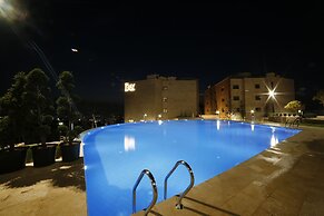 The Ray Hotel & Studios