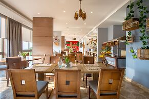 The Ray Hotel & Studios