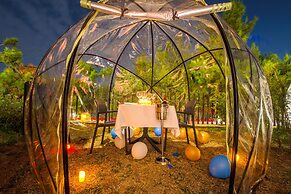 The Ray Hotel & Studios