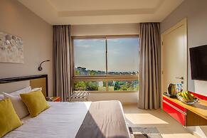 The Ray Hotel & Studios