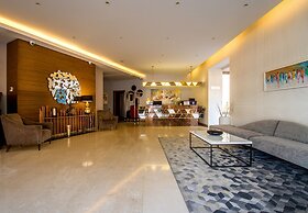 The Ray Hotel & Studios