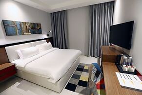 The Ray Hotel & Studios