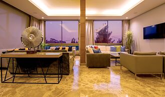 The Ray Hotel & Studios