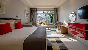 The Ray Hotel & Studios