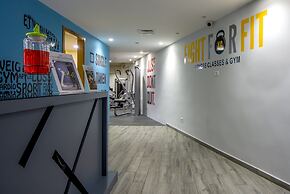 The Ray Hotel & Studios