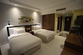 The Ray Hotel & Studios