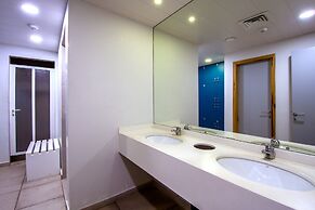 The Ray Hotel & Studios
