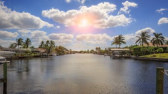 House Savona by Vacationhit