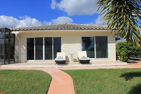 House Savona by Vacationhit