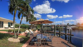 House Savona by Vacationhit