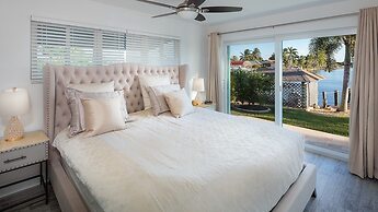 House Savona by Vacationhit