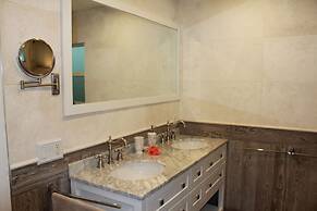 House Savona by Vacationhit