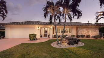 House Savona by Vacationhit