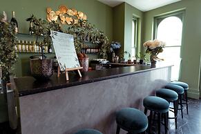 The Chatsworth Hotel
