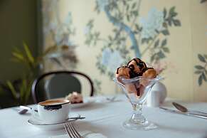 The Chatsworth Hotel