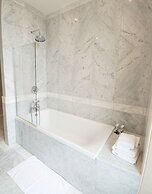 The Chatsworth Hotel