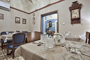 Julina Boutique Living