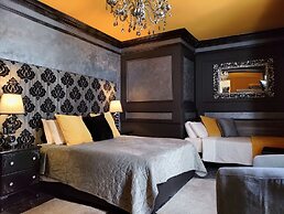 Julina Boutique Living