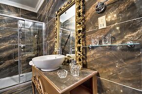 Julina Boutique Living