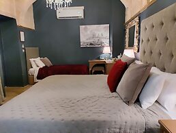 Julina Boutique Living