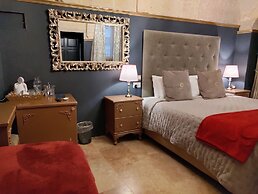 Julina Boutique Living