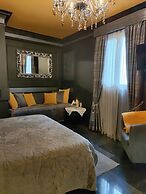 Julina Boutique Living