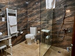 Julina Boutique Living