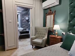 Julina Boutique Living