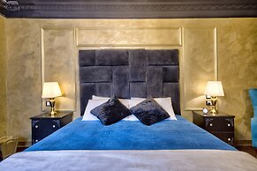 Julina Boutique Living