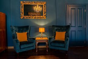 Julina Boutique Living